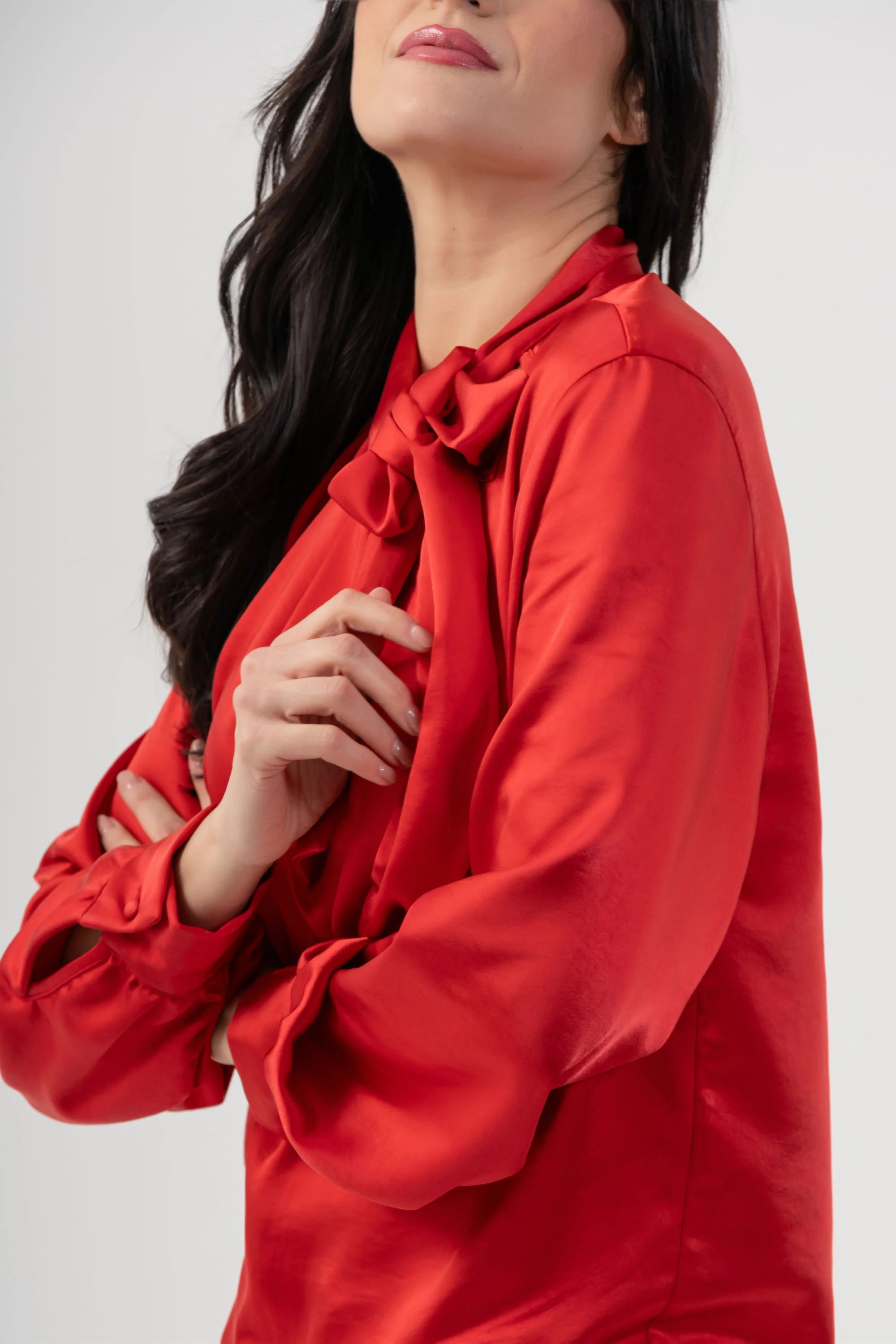 Blusa elegante con fiocco al collo - BLUSA CUORIX - Image 4