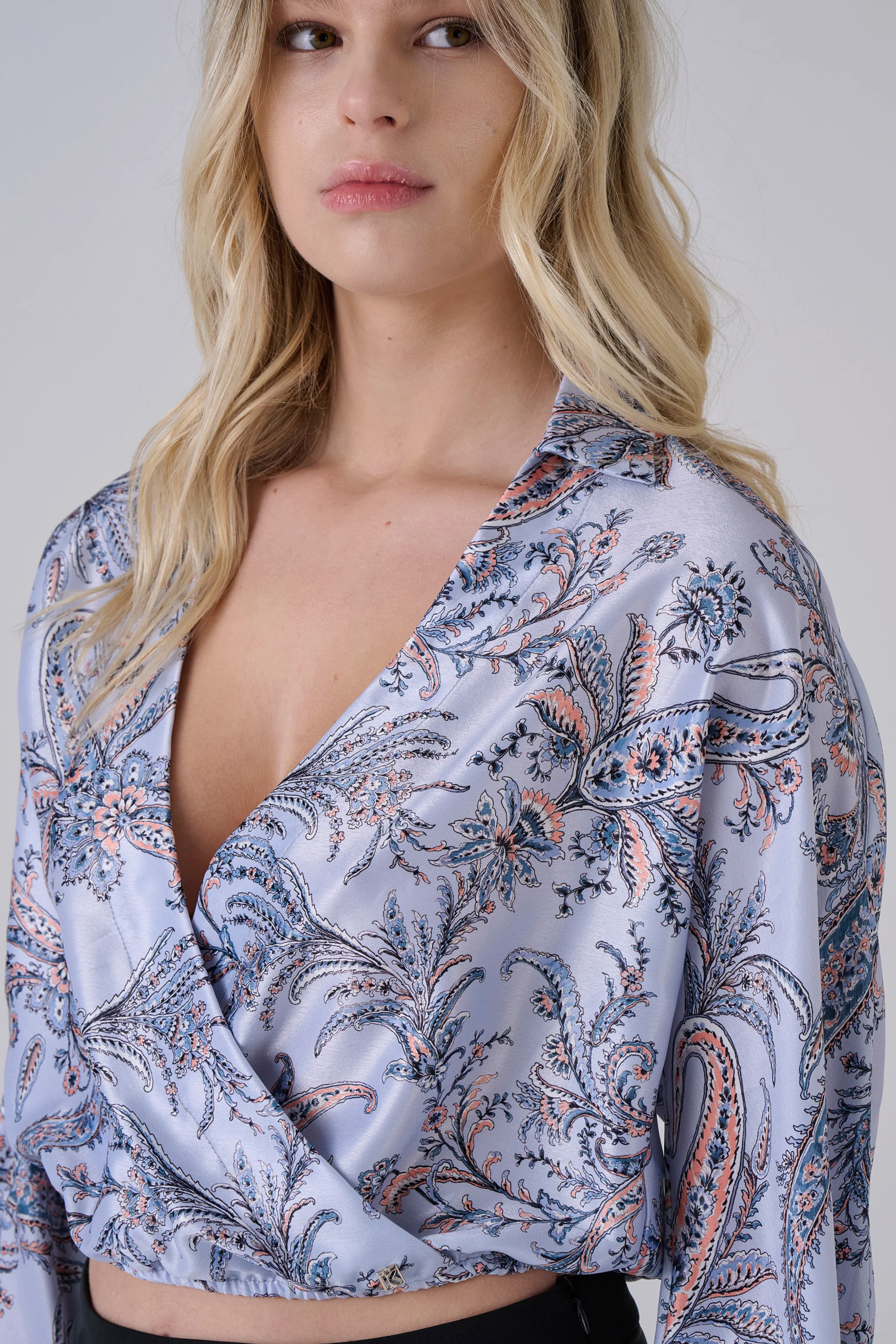 Blusa fantasia a portafoglio - BLUSA A FANTASIA ANTUSAX - Image 3