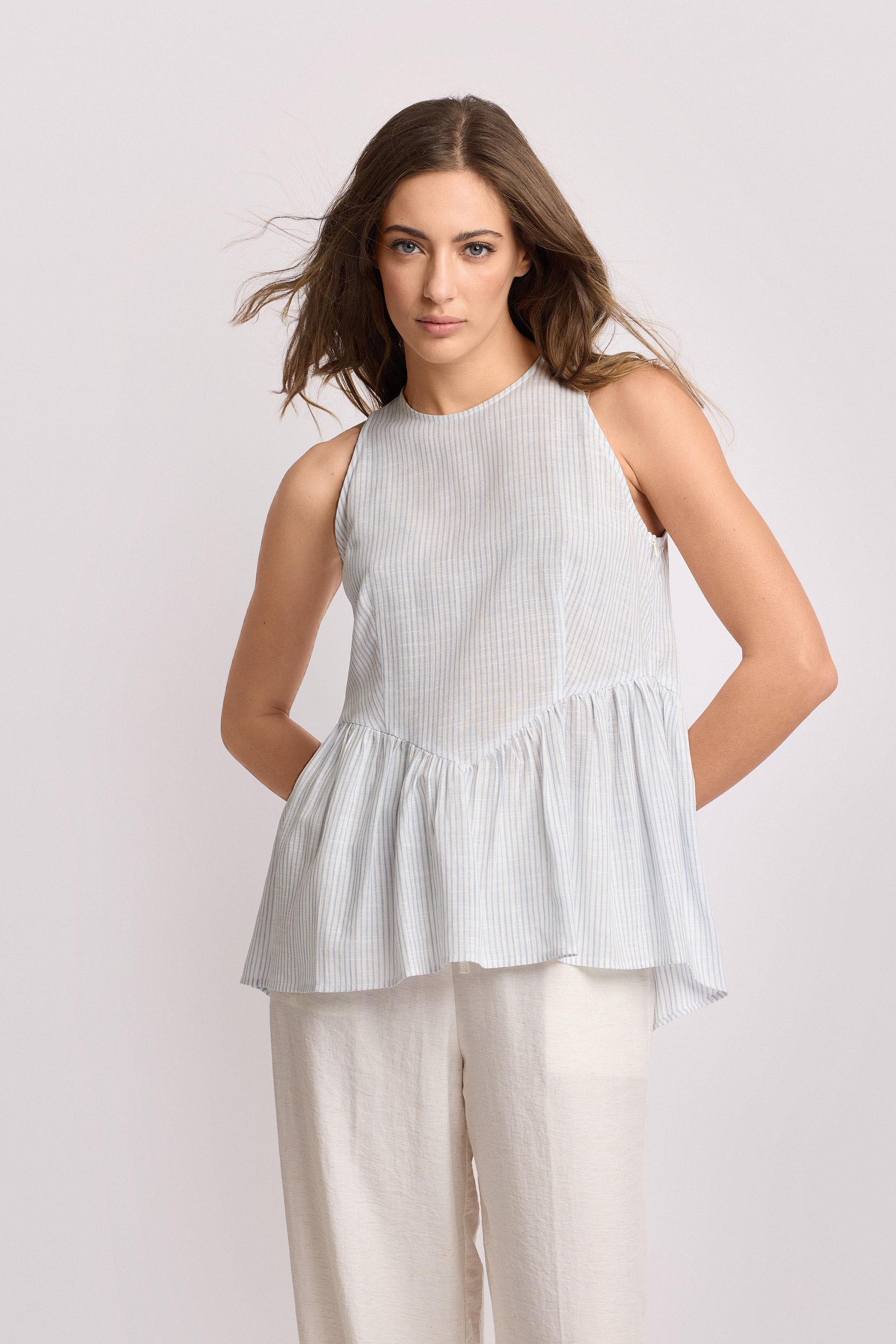 Blusa smanicata linea svasata - Top ROBILARA