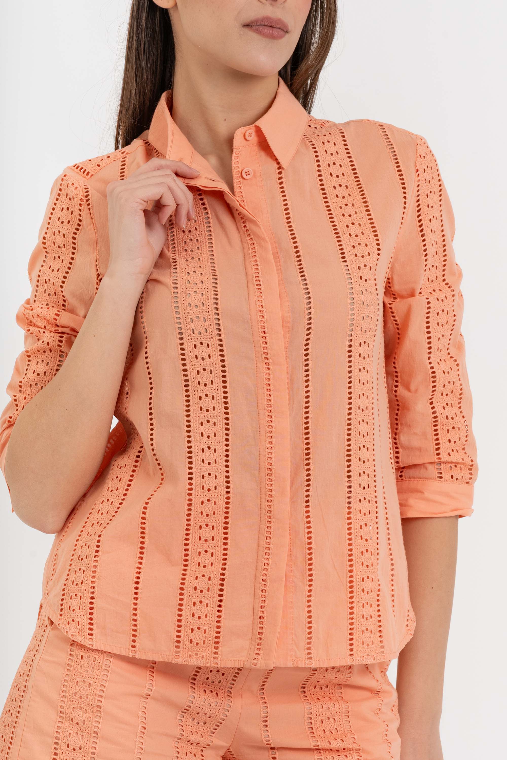 Camicia da donna in cotone con pizzo sangallo - Camicia DEMONX - Image 3