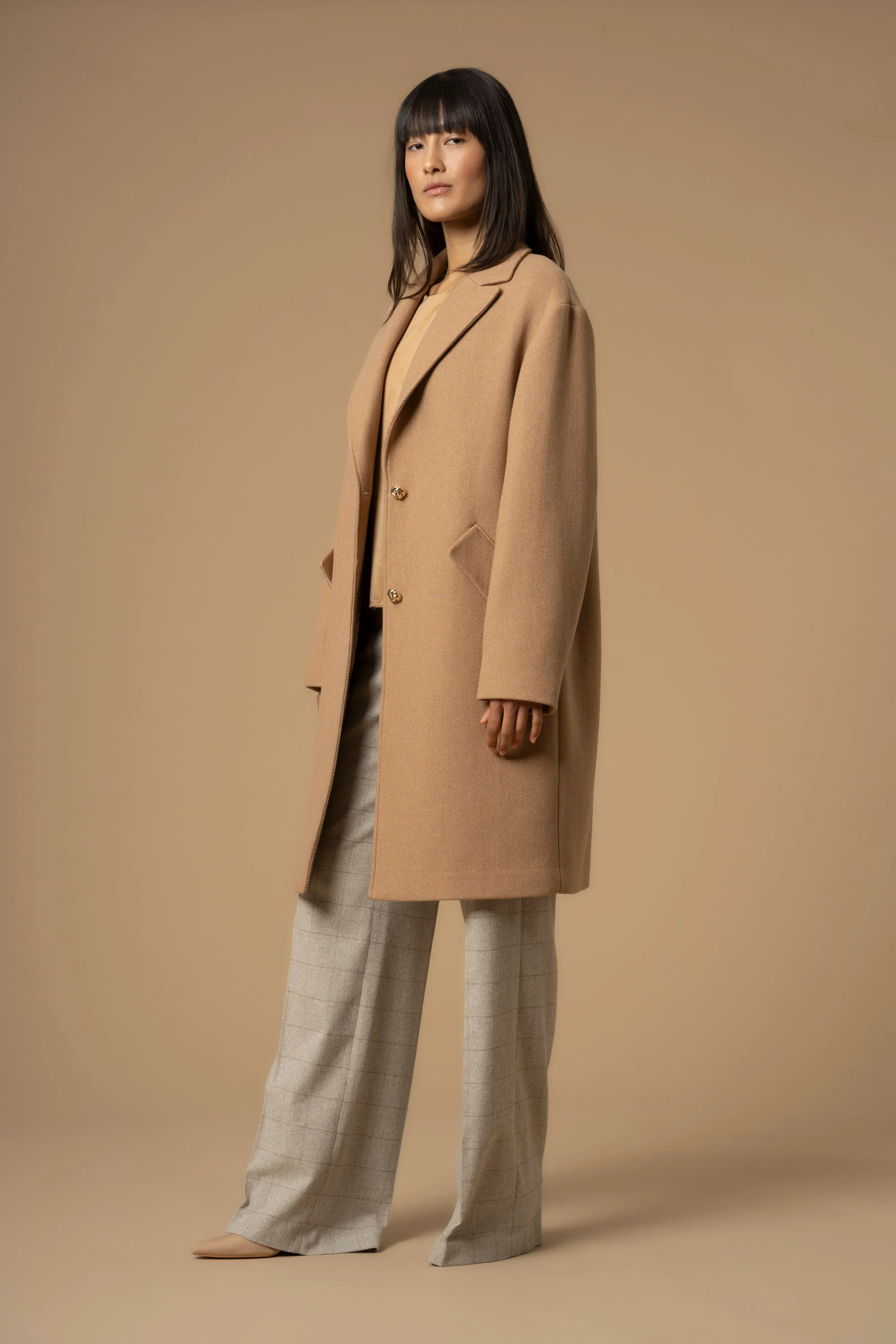 Cappotto con bottoni gioiello - Cappotto Mallos - Image 3