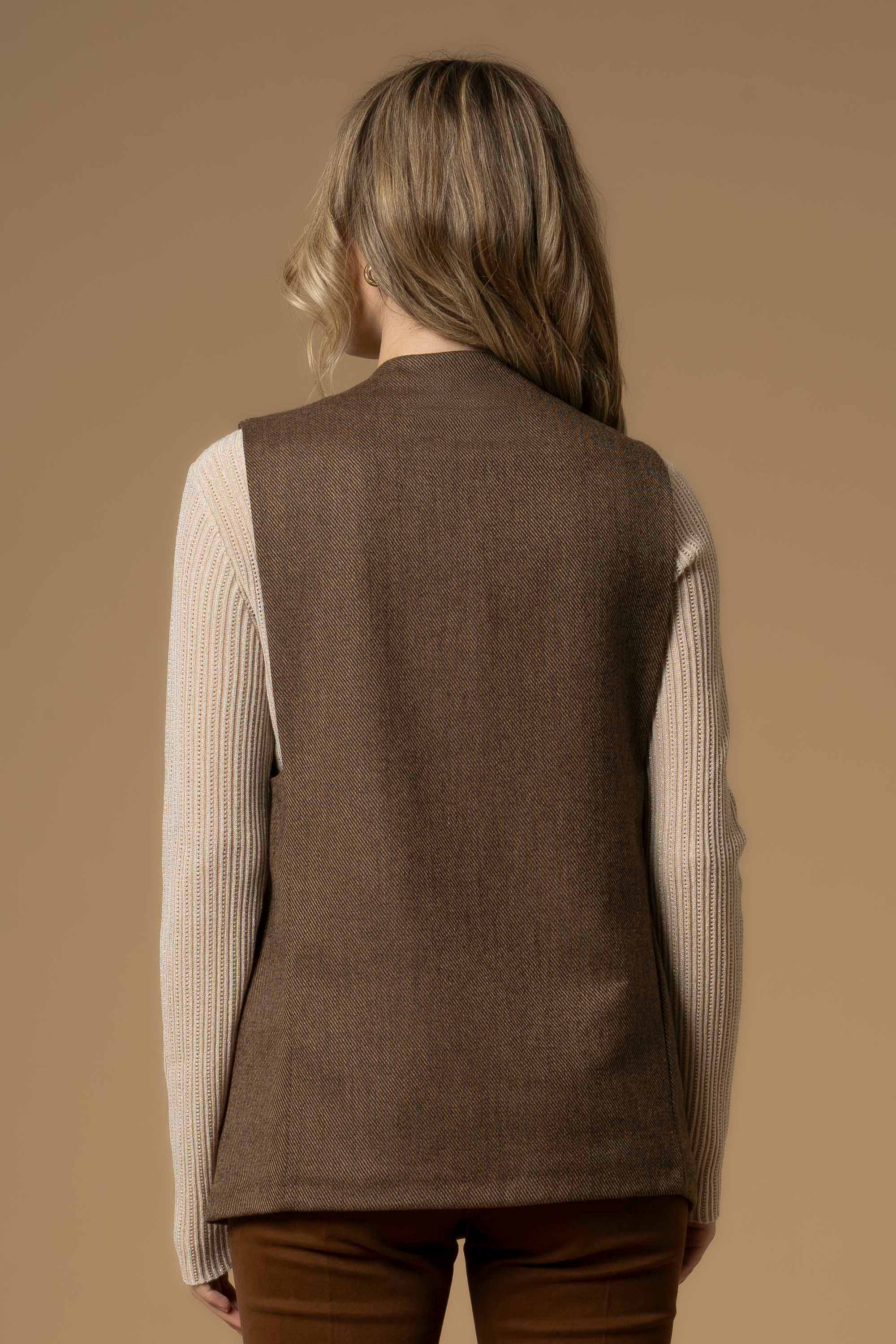 Gilet con bottone gioiello - Gilet Aureliana - Image 3