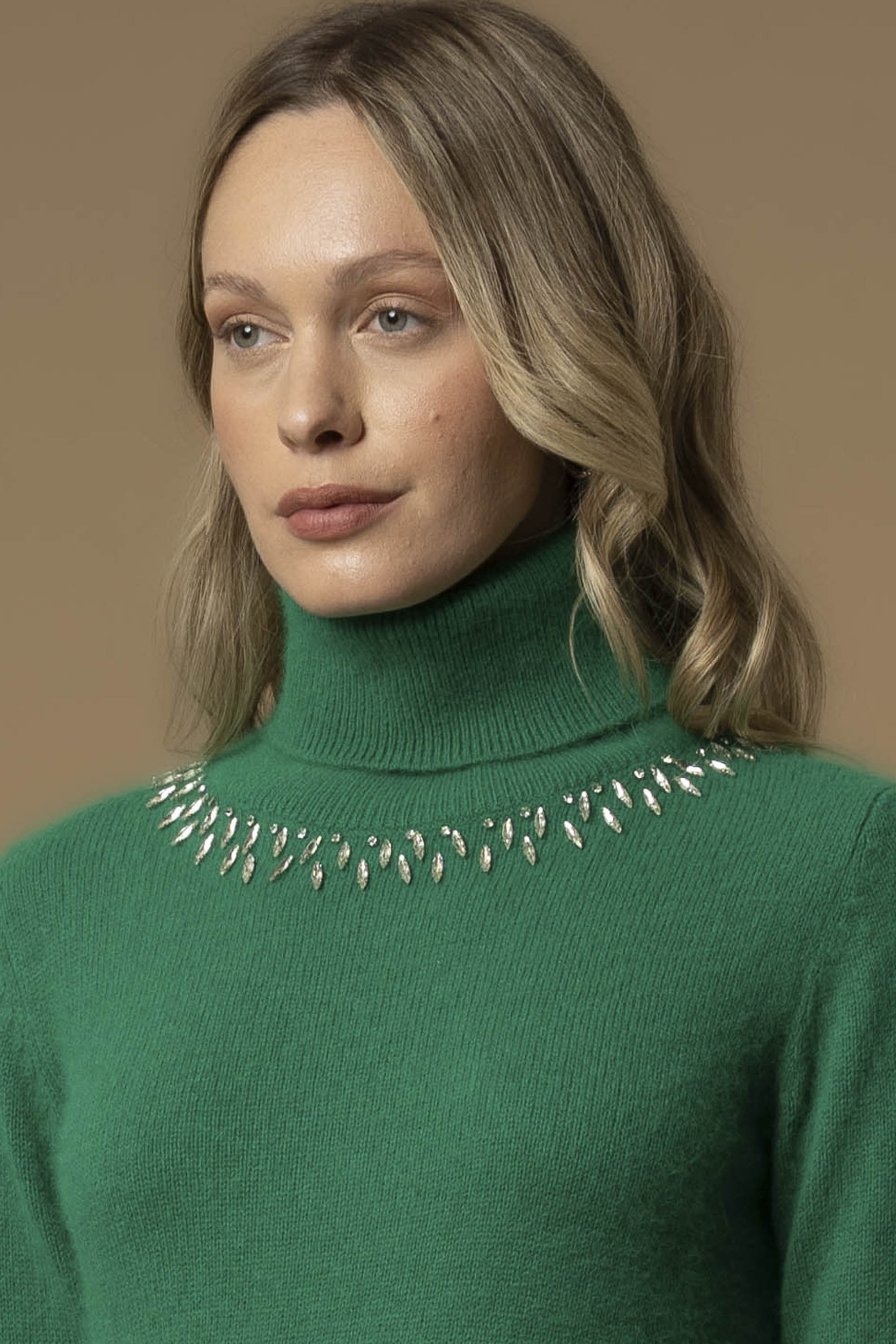 Maglia a collo alto con collier in pietre - Maglia M/L Con Applicazione Birk - Image 3