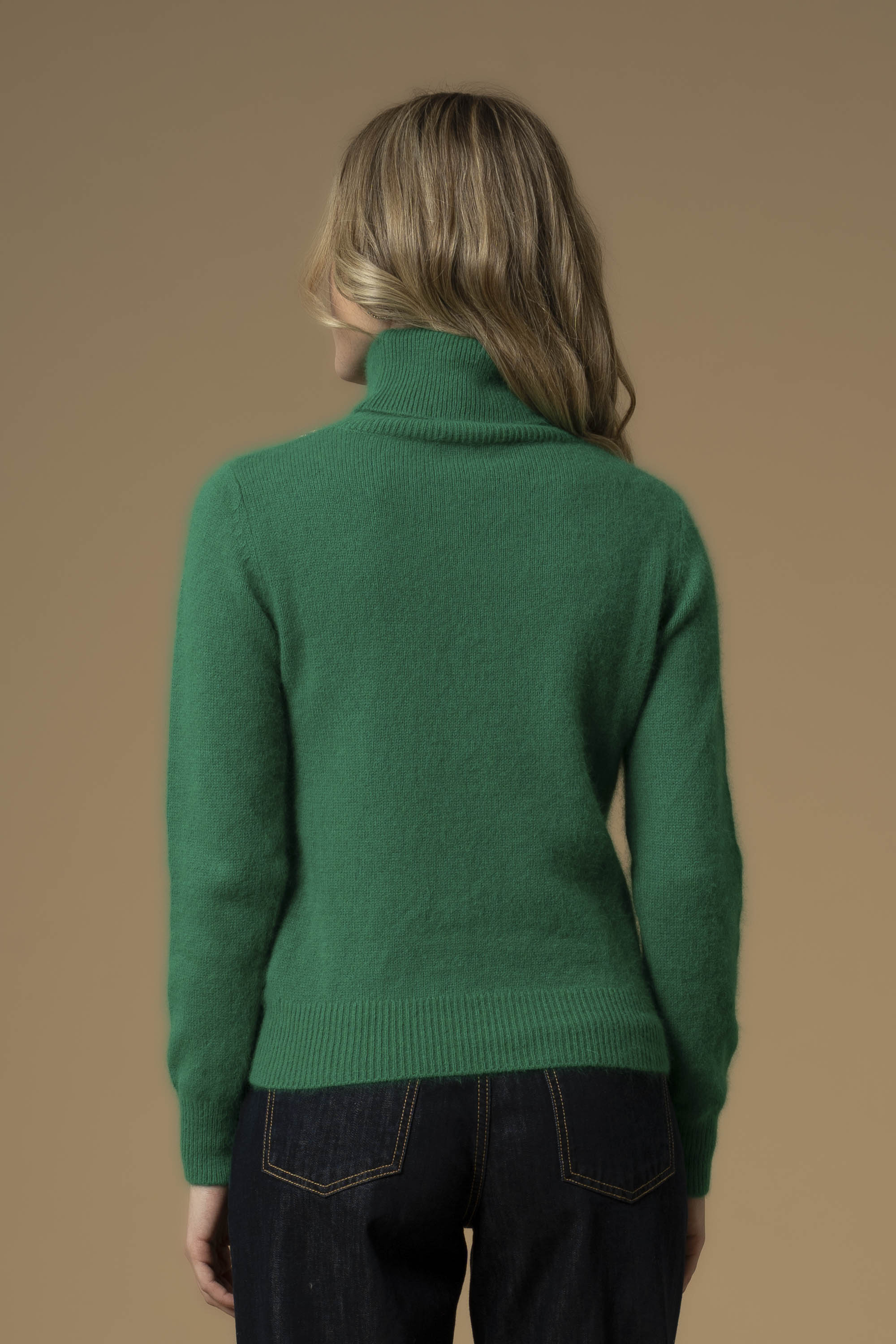 Maglia a collo alto con collier in pietre - Maglia M/L Con Applicazione Birk - Image 4