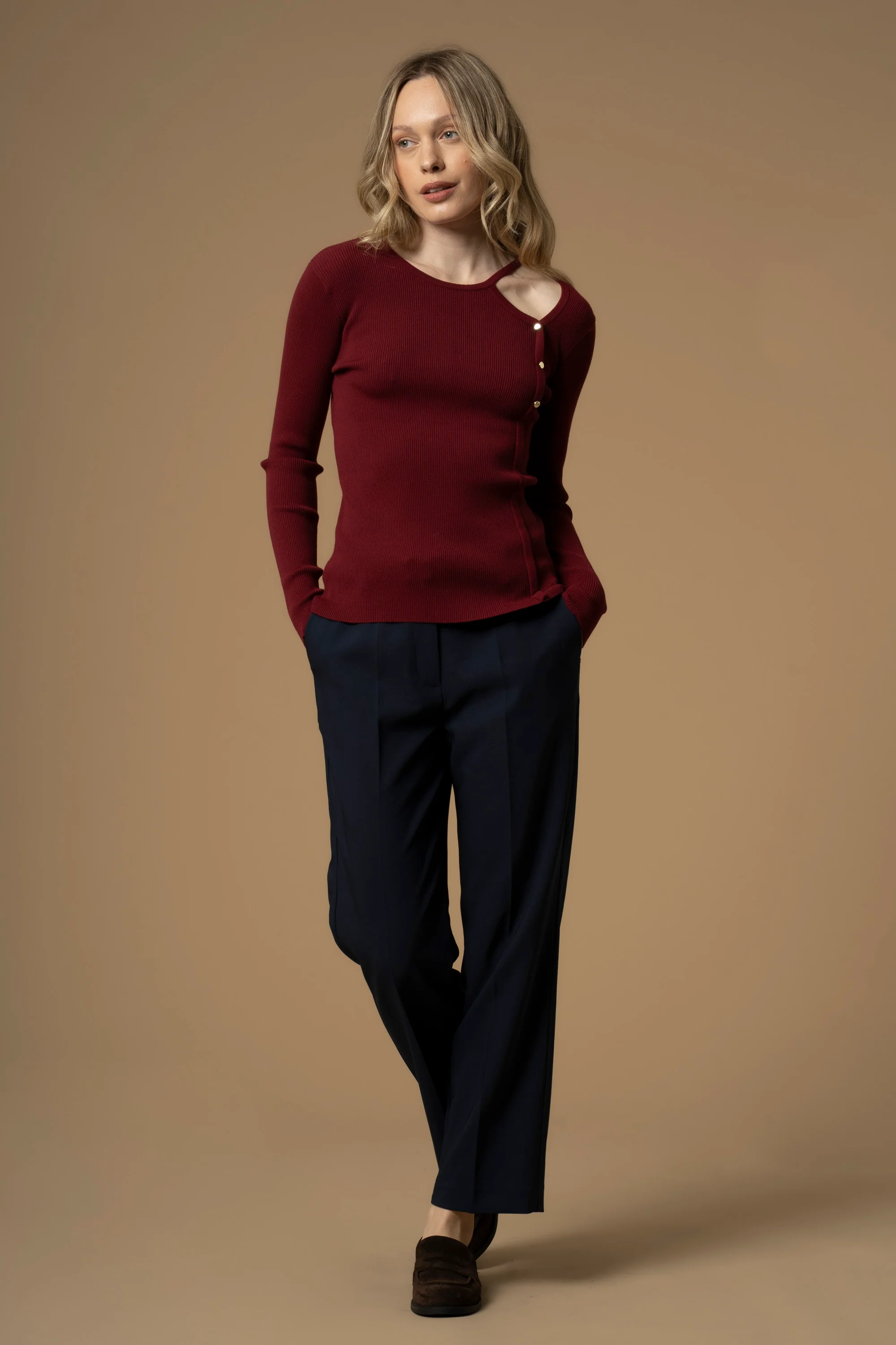 Maglia effetto cut-out con bottoni dorati - Maglia M/L Bredele - Image 2