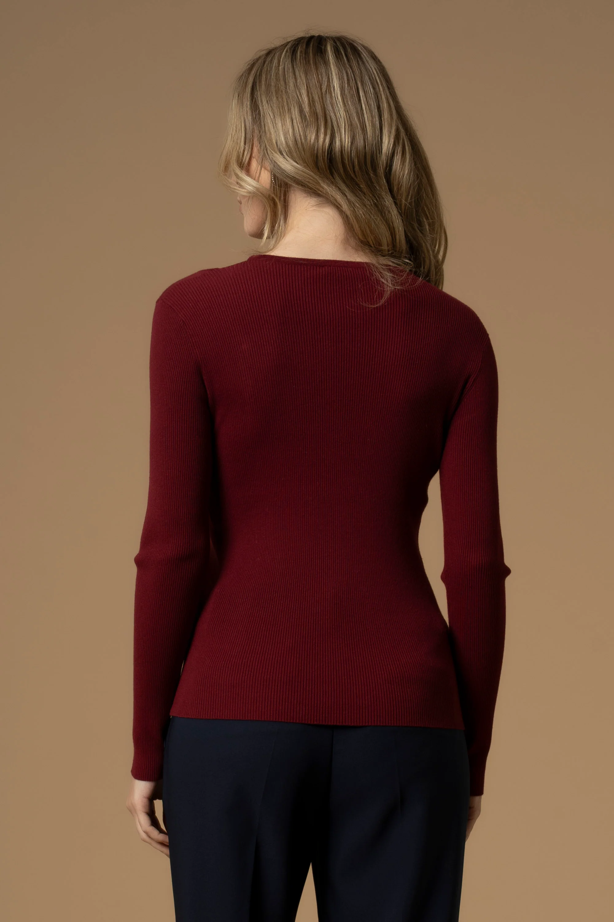Maglia effetto cut-out con bottoni dorati - Maglia M/L Bredele - Image 9