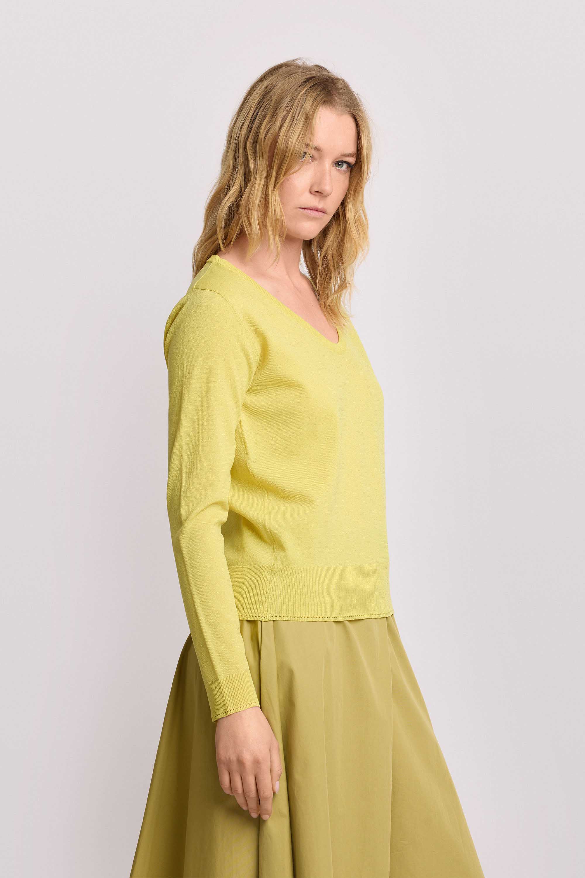 Maglia minimal con scollo a V - MAGLIA M/L NARCISTE - Image 4