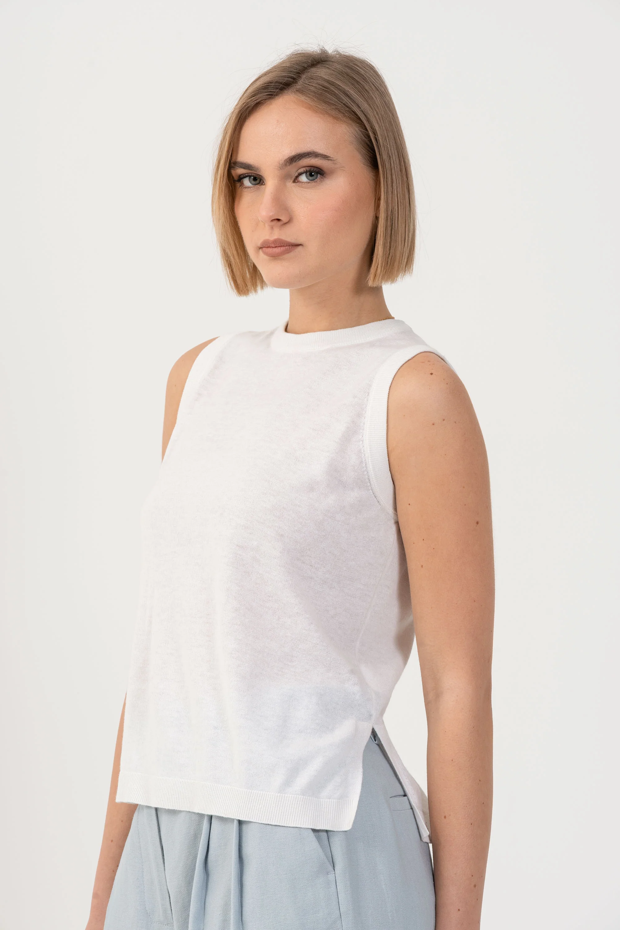 Maglia stile minimal con spacchetti - MAGLIA S/M KANLUX - Image 3