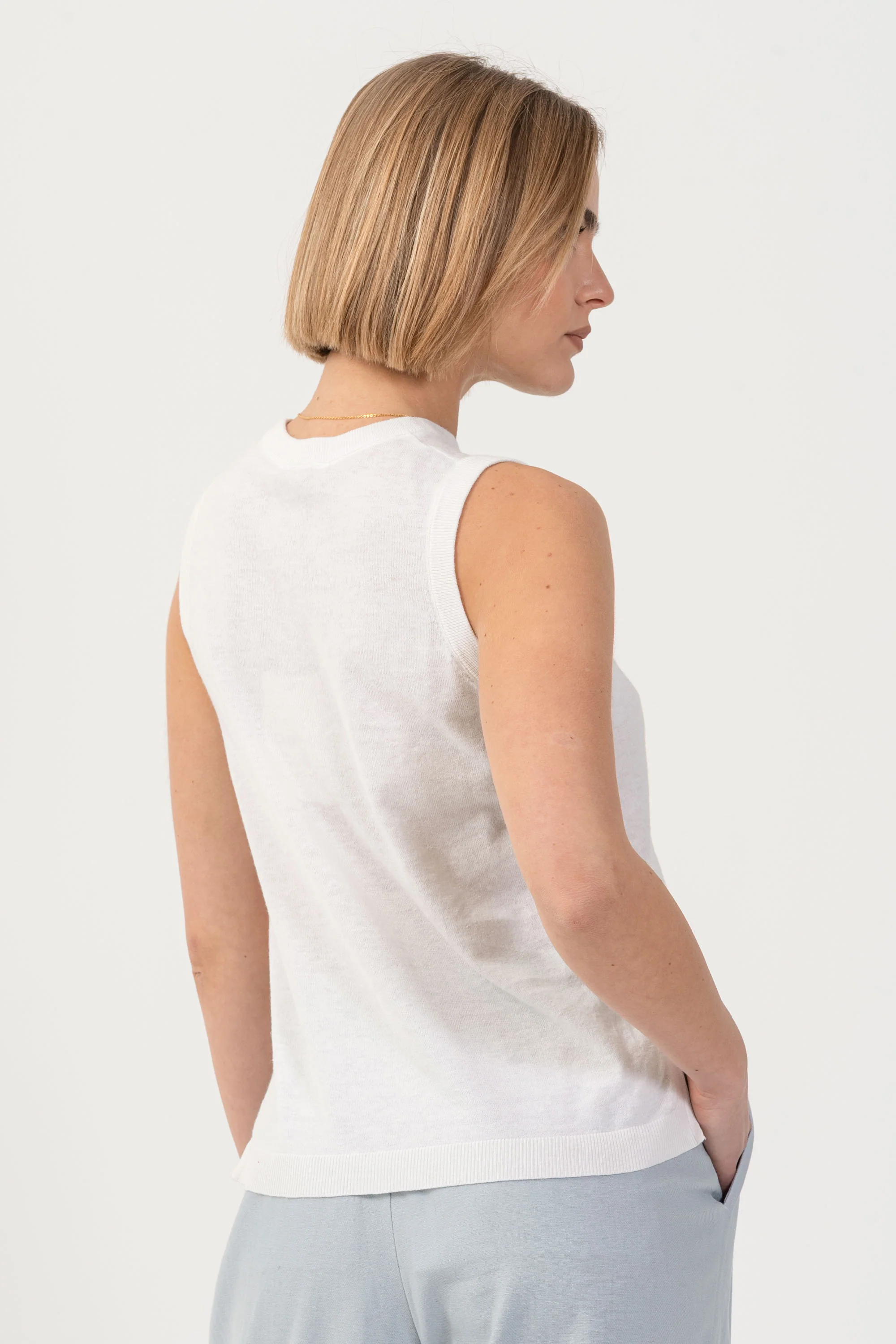 Maglia stile minimal con spacchetti - MAGLIA S/M KANLUX - Image 4