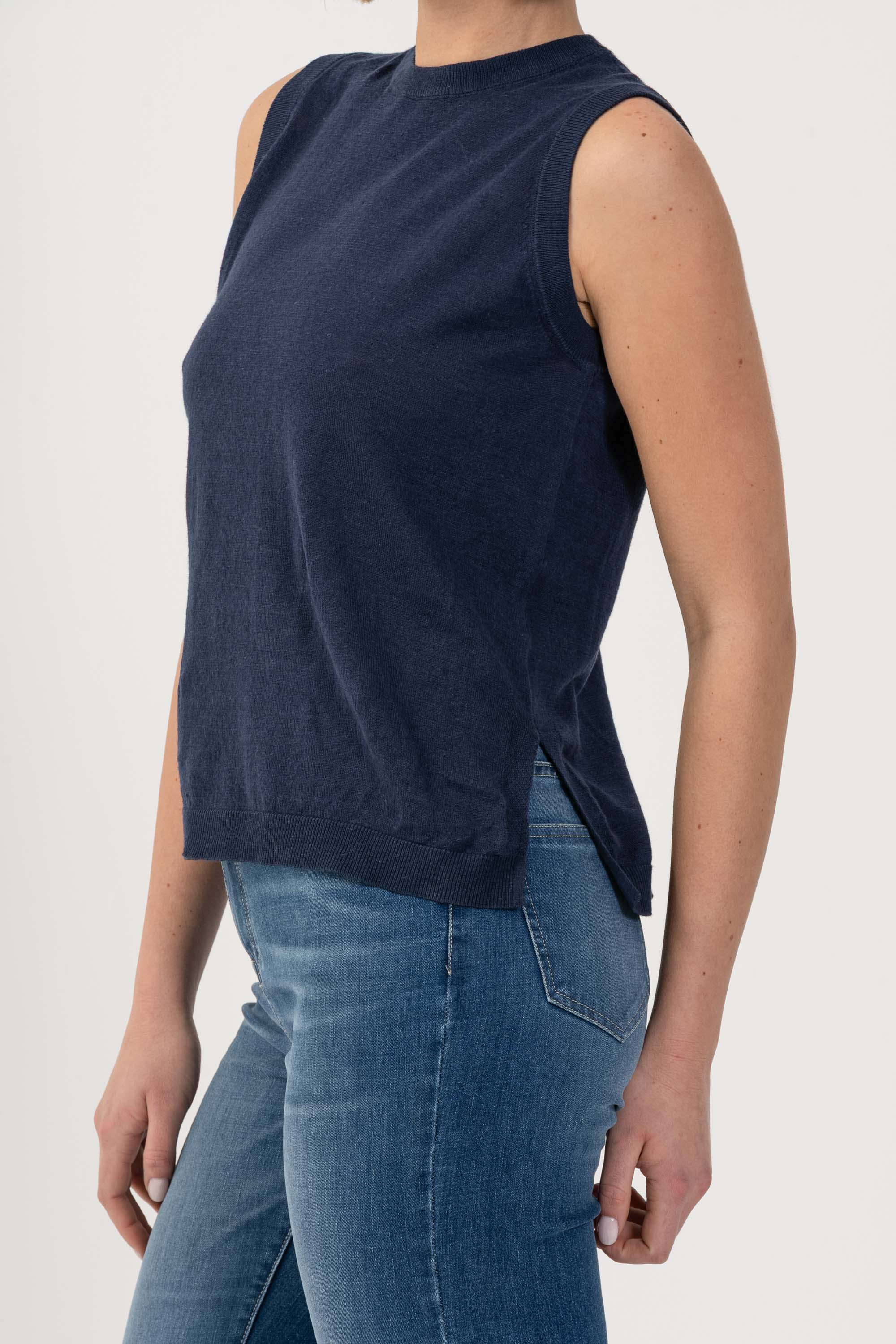 Maglia stile minimal con spacchetti - MAGLIA S/M KANLUX - Image 7