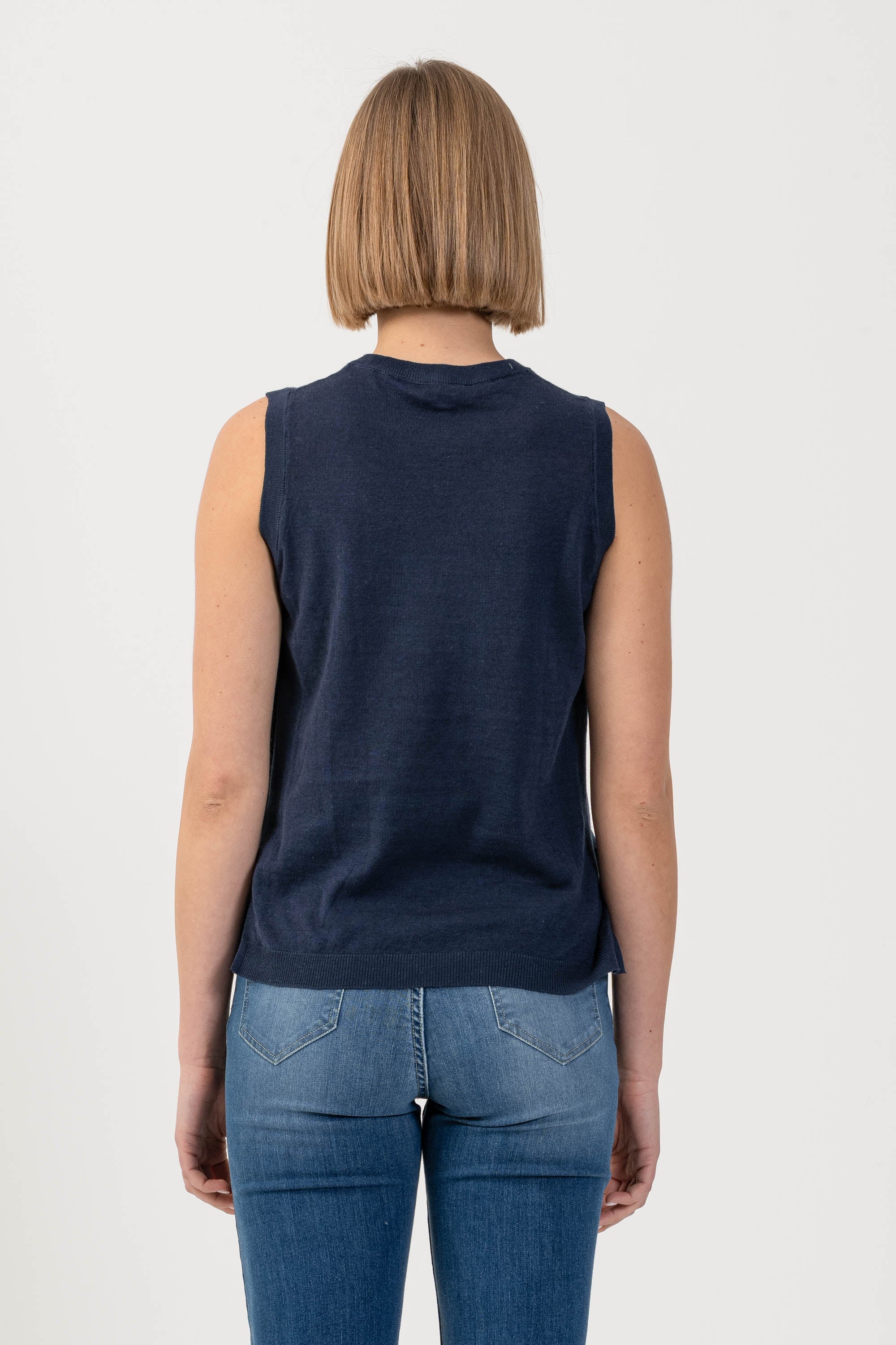 Maglia stile minimal con spacchetti - MAGLIA S/M KANLUX - Image 8