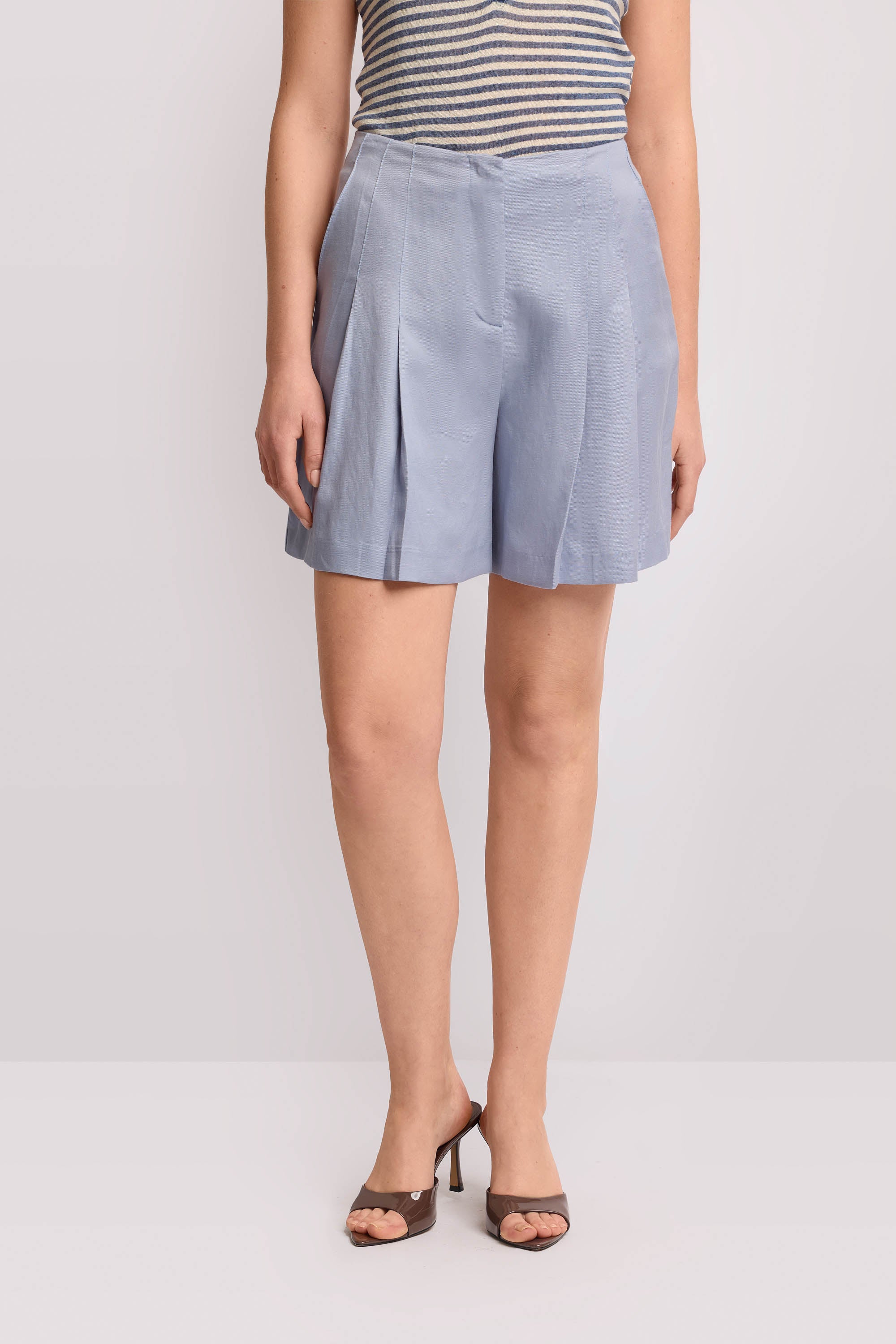 Pantaloni corti con pieghe - SHORT DOMINGO