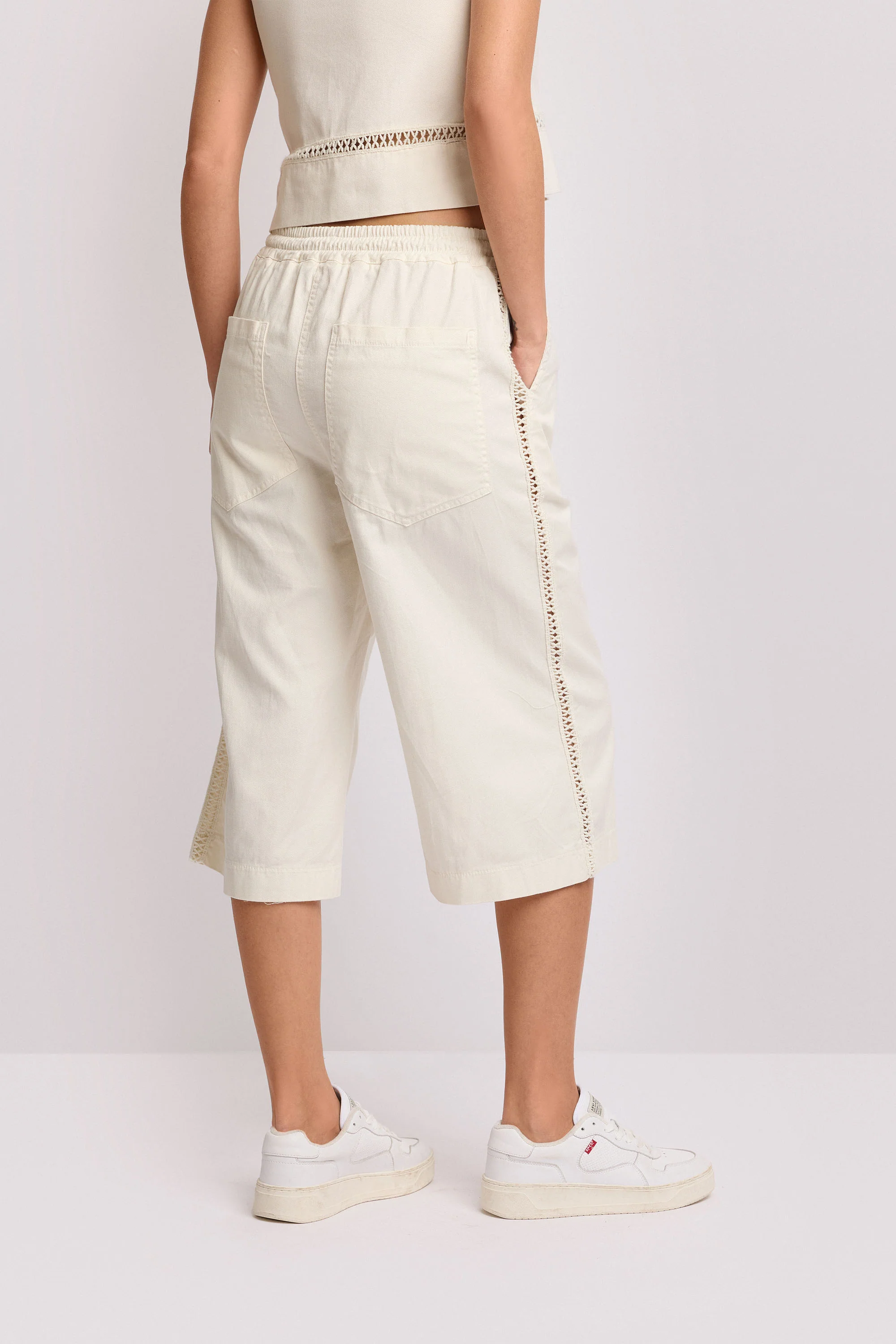 Pantaloni cropped con coulisse - Short MAMELTA - Image 3
