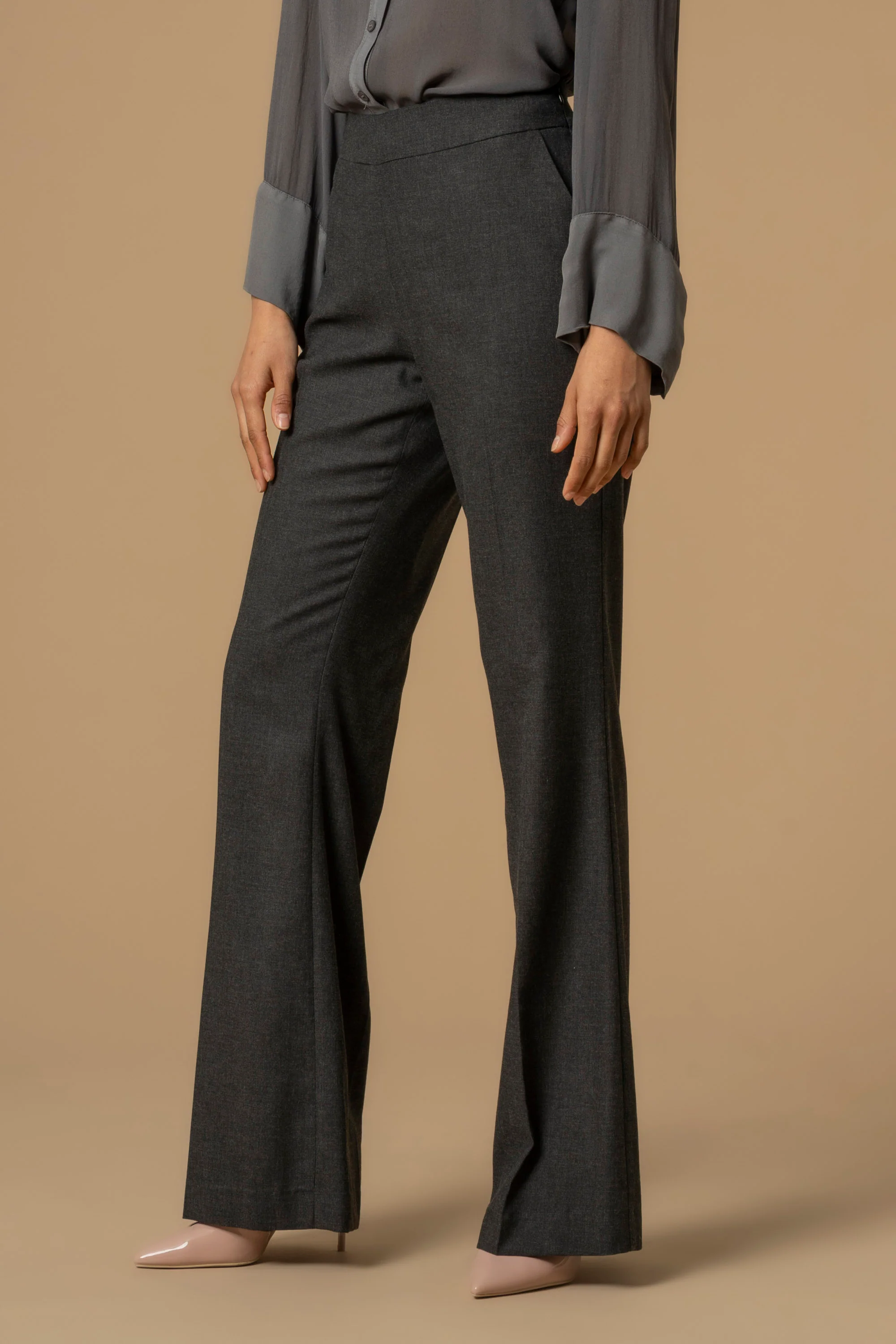 Pantaloni con dettaglio di cucitura a nervatura - Pantaloni Yoghi - Image 3