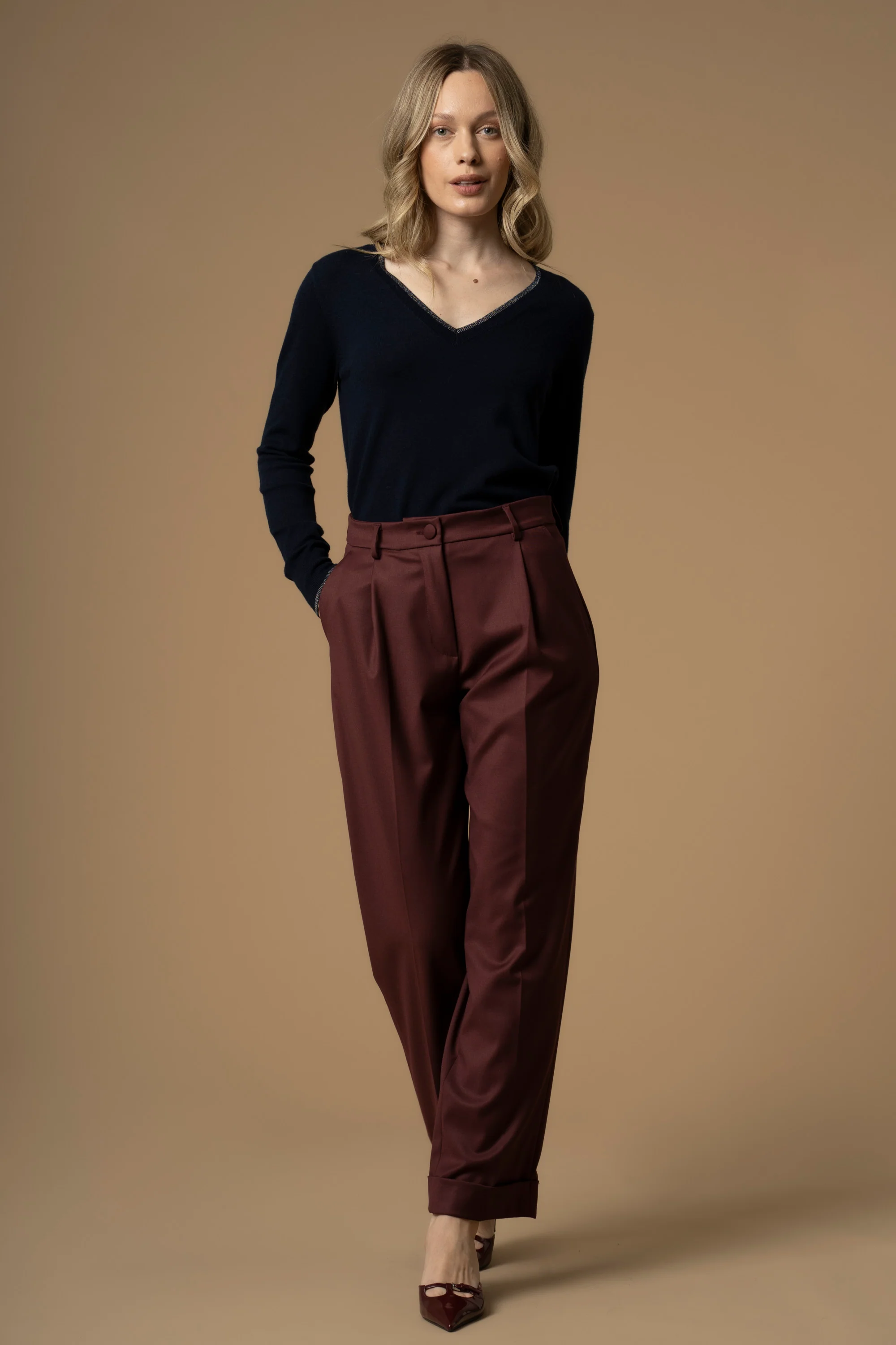 Pantaloni dritti con pinces - Pantaloni Hattilas - Image 2