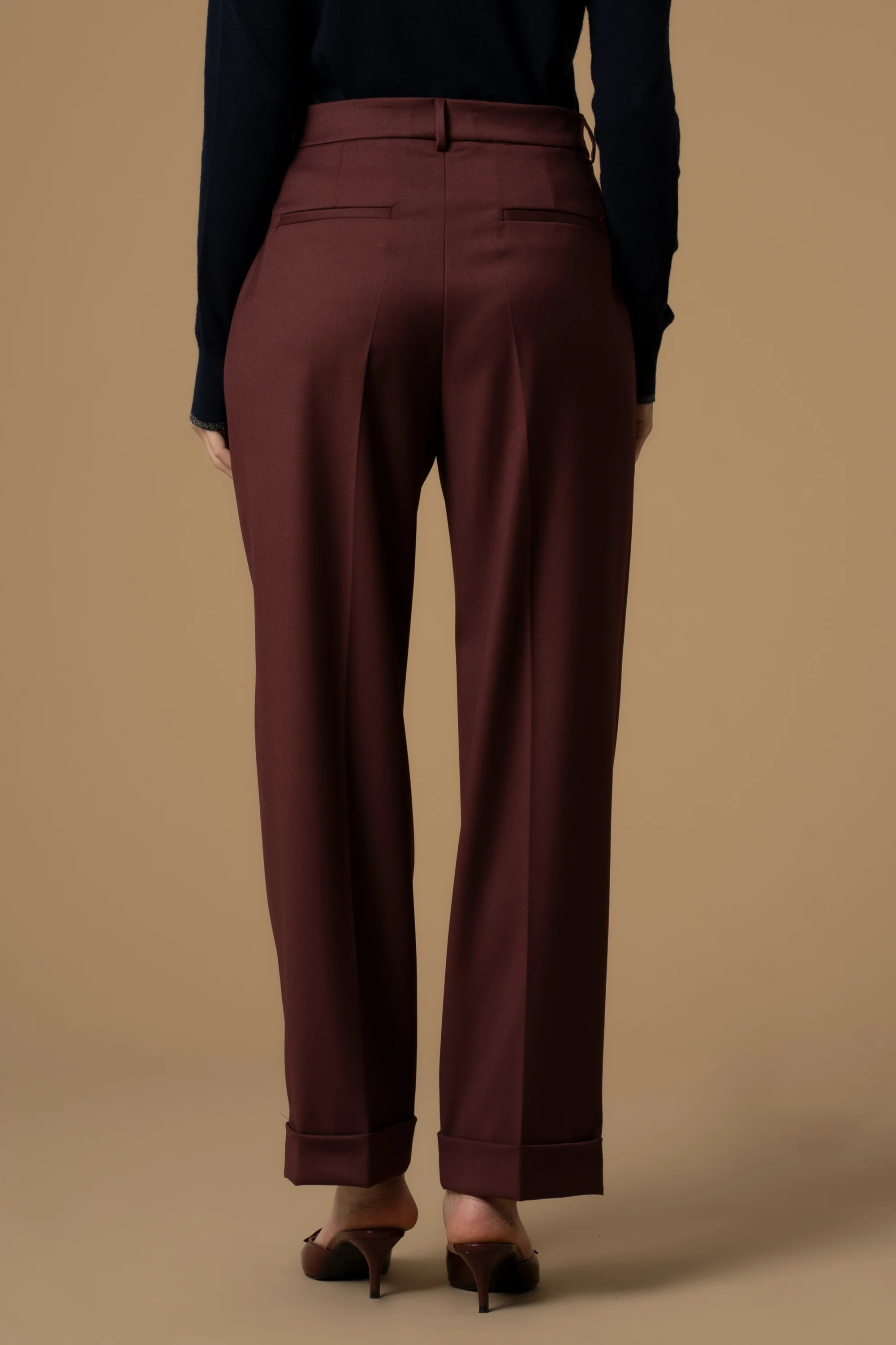 Pantaloni dritti con pinces - Pantaloni Hattilas - Image 3