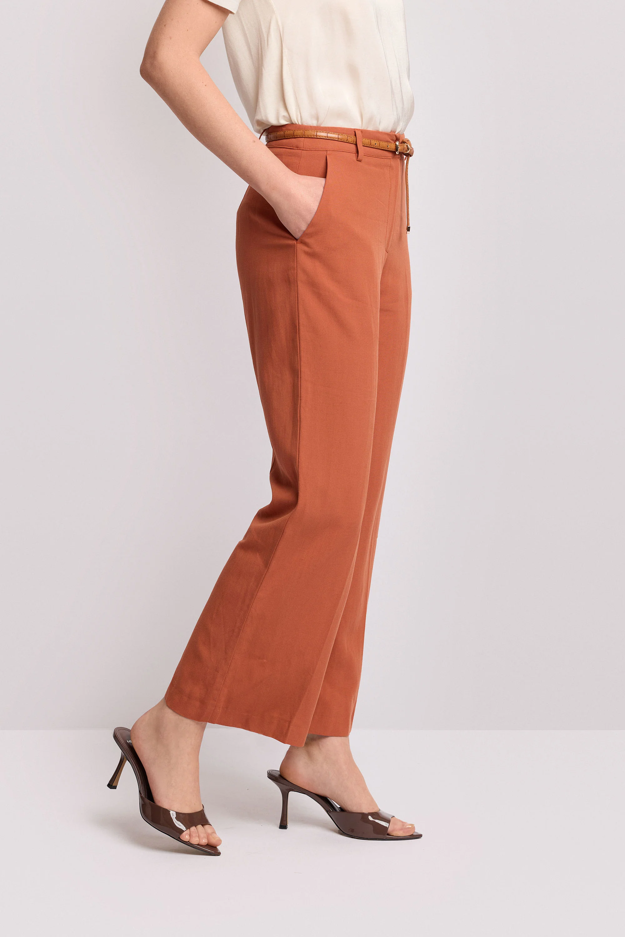 Pantaloni fluidi taglio carrot - PANTALONE DEMETRIO - Image 4