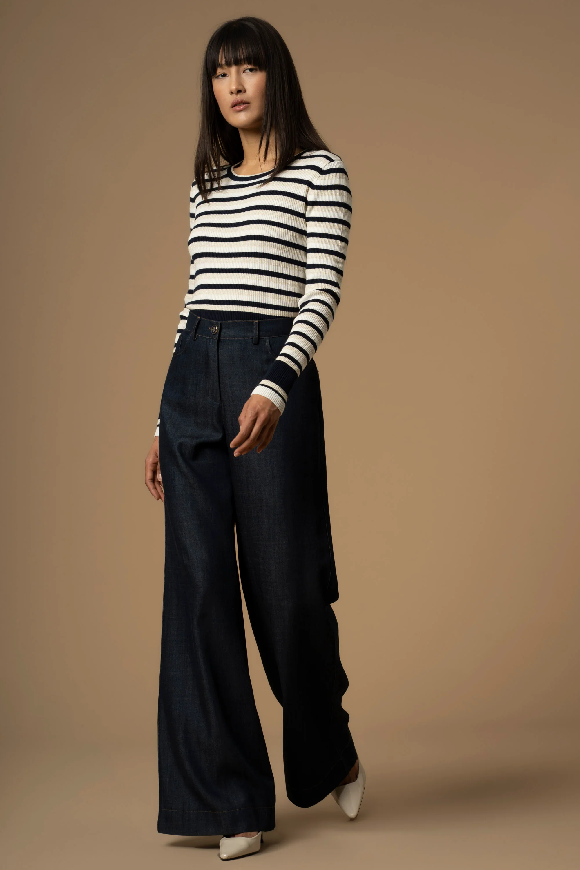Pantaloni larghi in denim con bottone gioiello - Pantaloni  Eraldo - Image 2