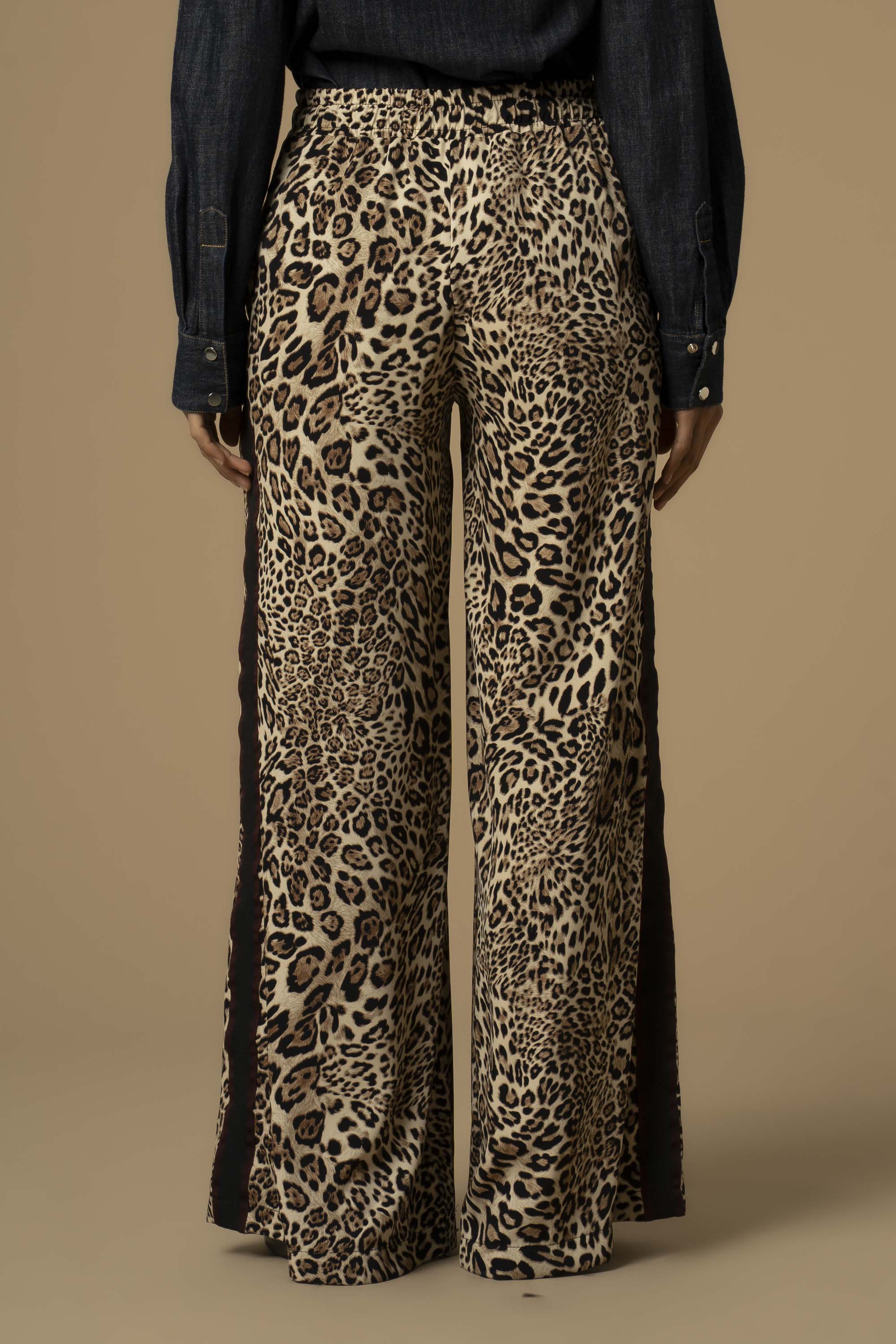 Pantaloni larghi con stampa animalier - Pantaloni Anil - Image 4