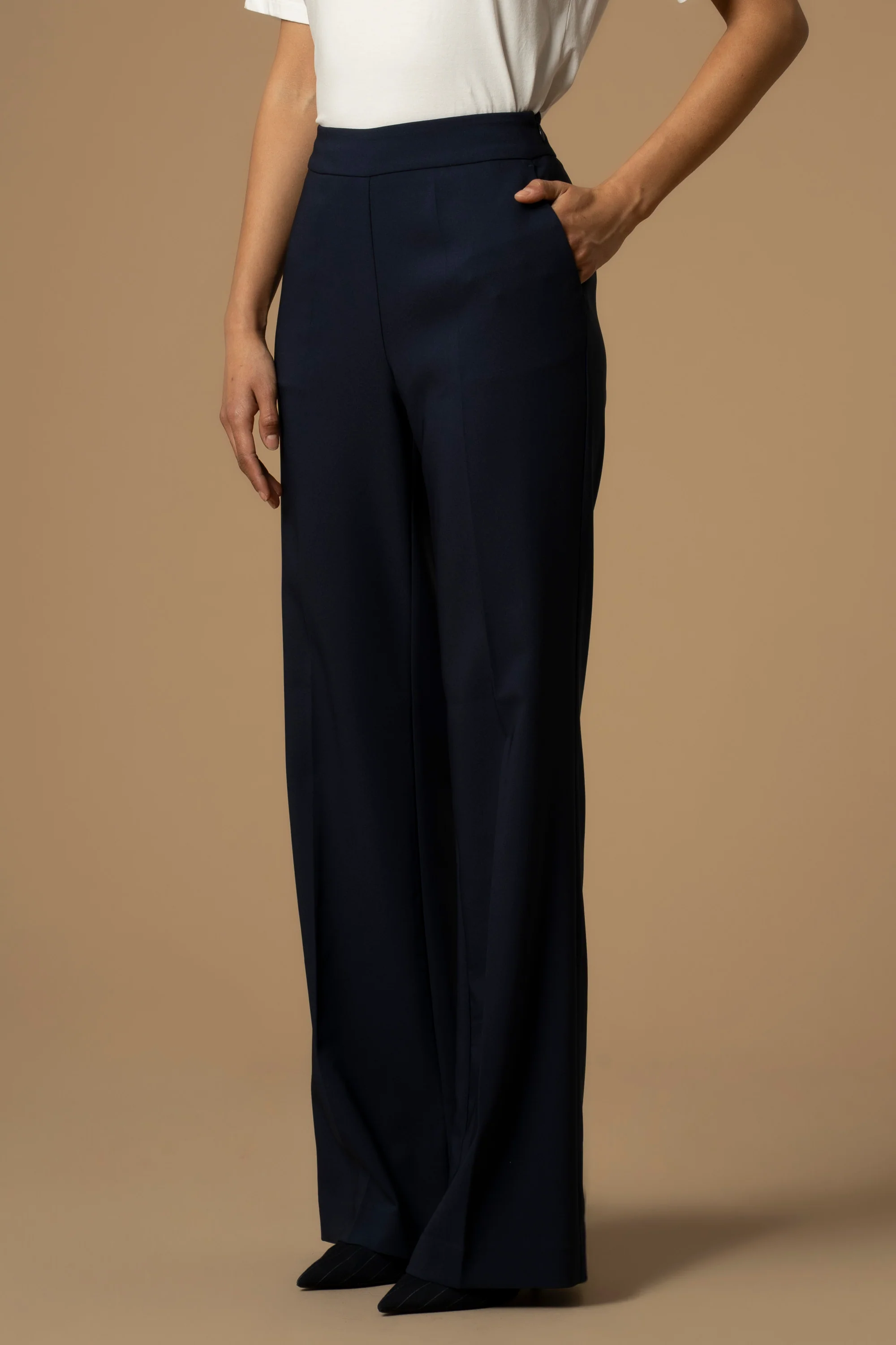 Pantaloni a palazzo stile minimal - Pantaloni Yoghi - Image 6