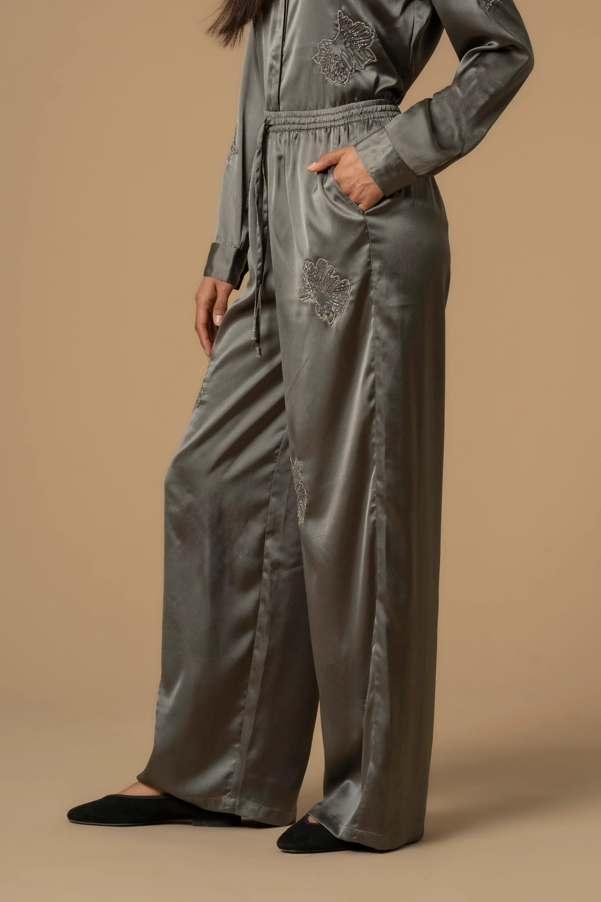 Set pantaloni e camicia con applicazioni - Set Camicia+Pantaloni Carmelita - Image 2