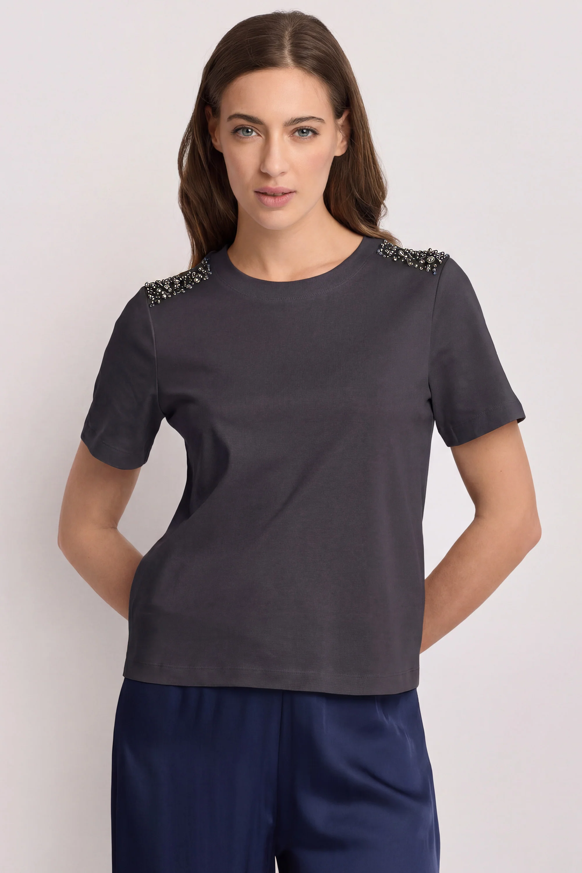 T-shirt con applicazioni gioiello - T-SHIRT M/M MARIACRISTINA - Image 6
