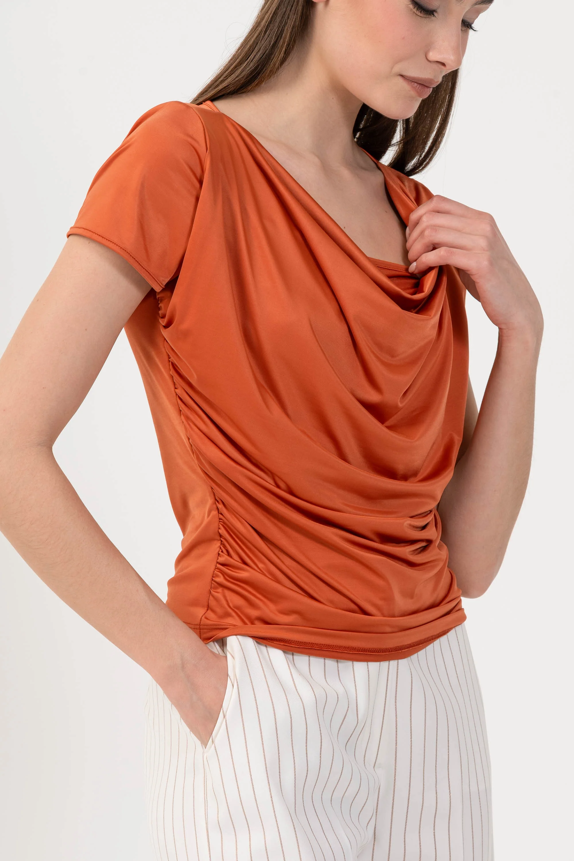T-shirt con scollo drappeggiato - T-SHIRT M/M RICCIOX - Image 3