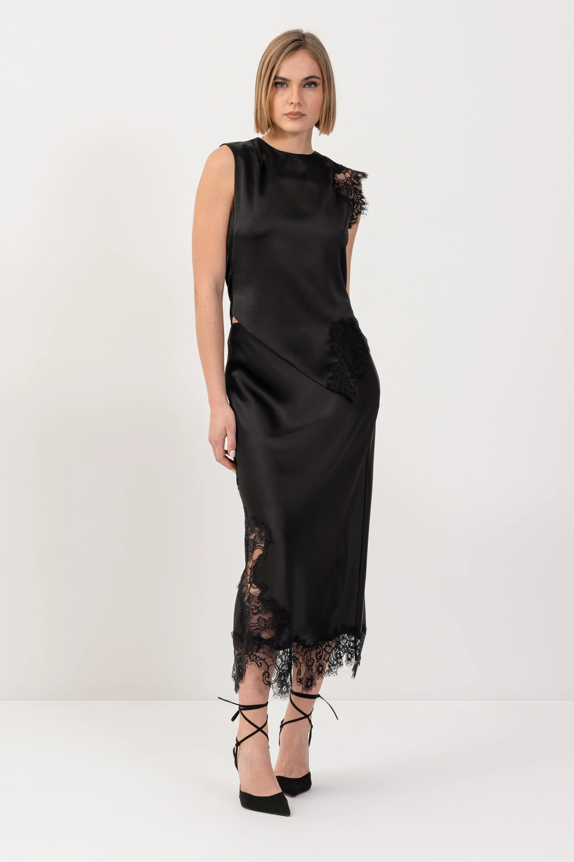 Top con dettagli in pizzo - TOP NIRANNX - Image 2