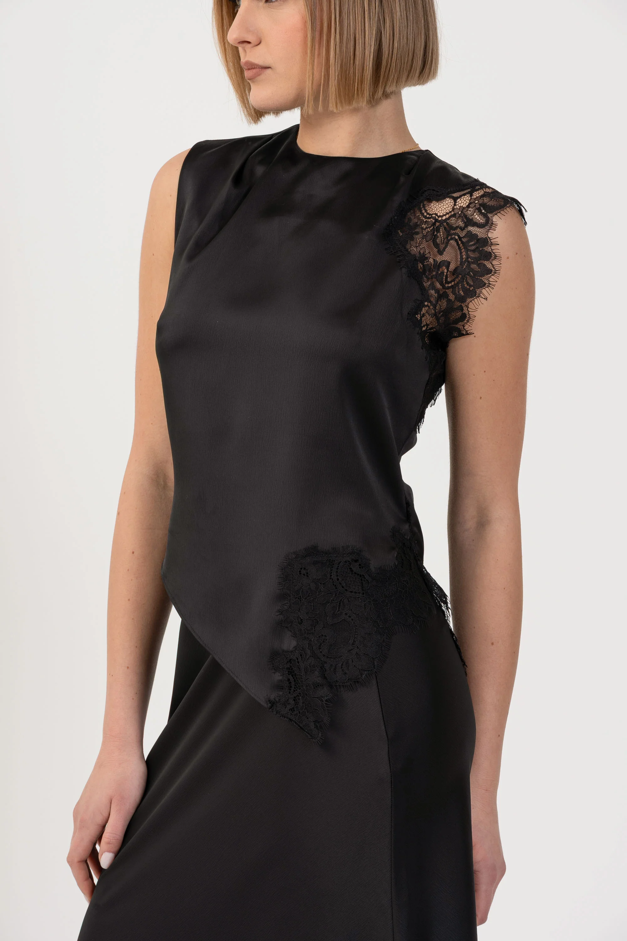 Top con dettagli in pizzo - TOP NIRANNX - Image 3