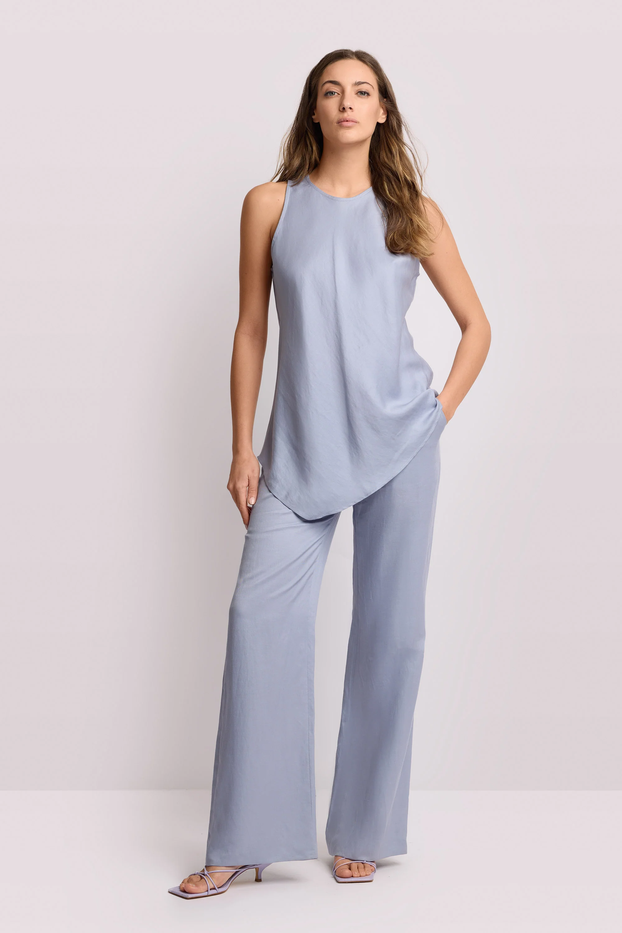 Top con fondo a punta - Blusa DUNISIA - Image 2