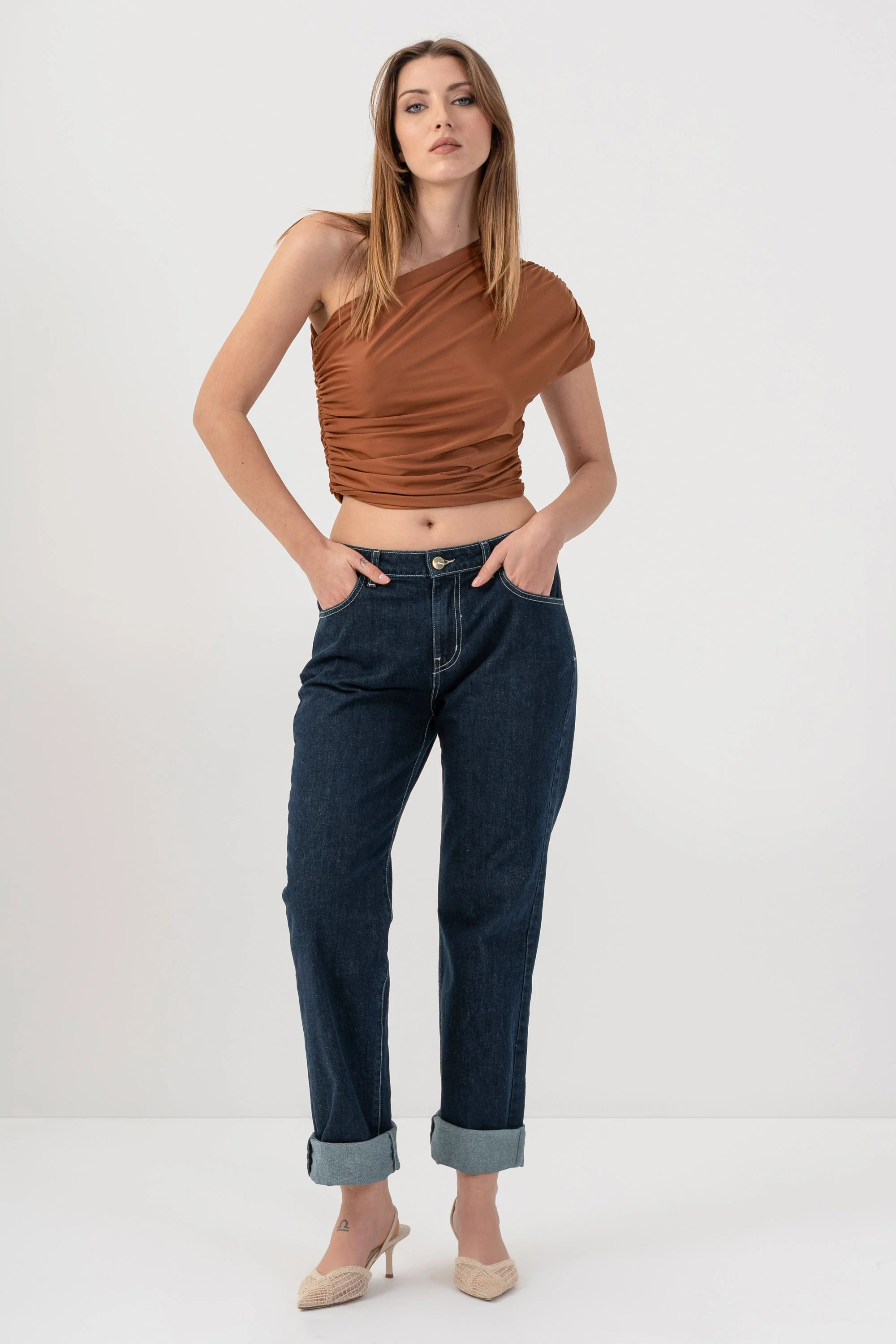 Top monospalla con drappeggi - T-SHIRT MONOSPALLA MARIX - Image 2
