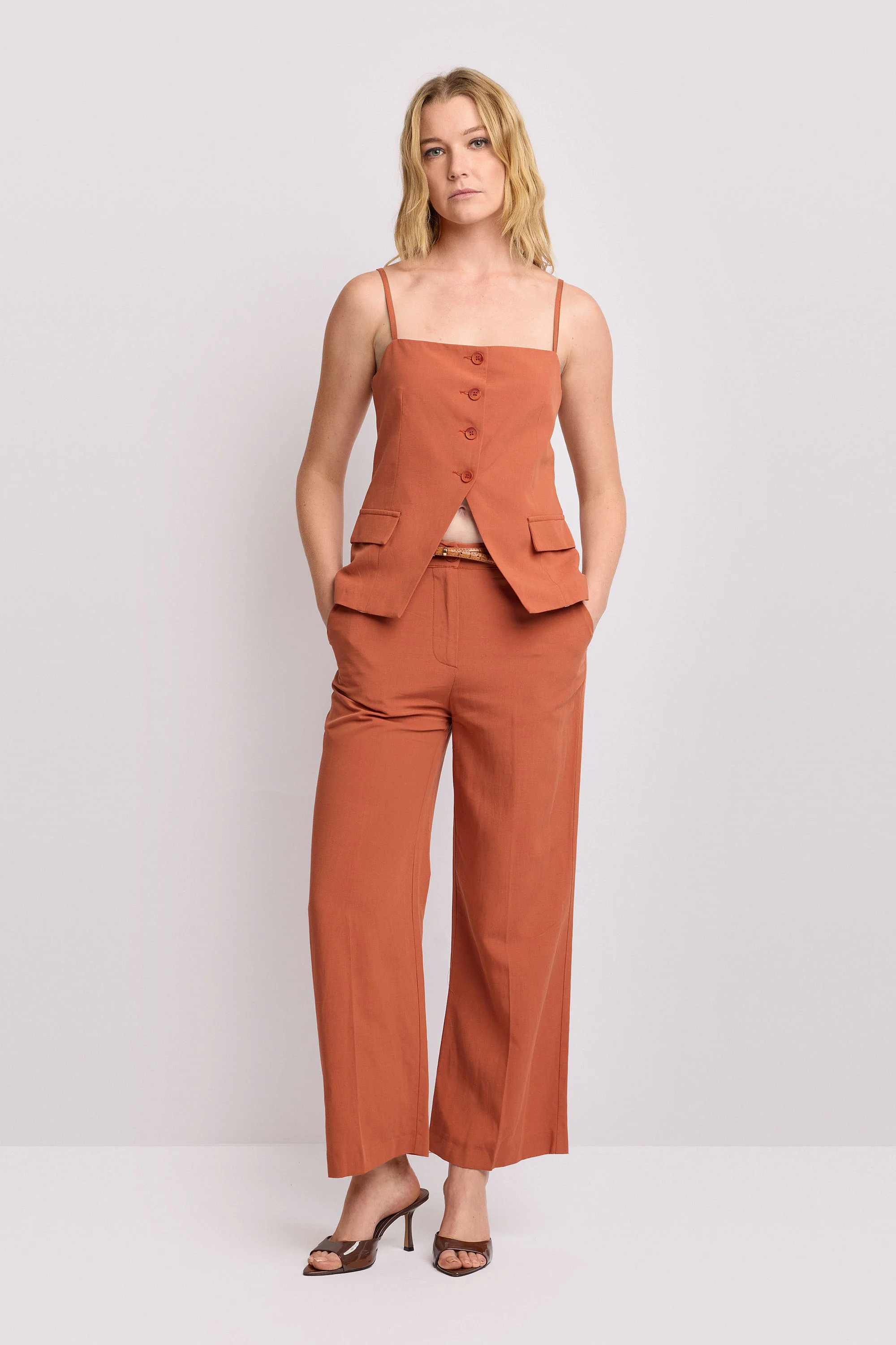 Top sartoriale con spalline e bottoni - TOP MENNA - Image 2