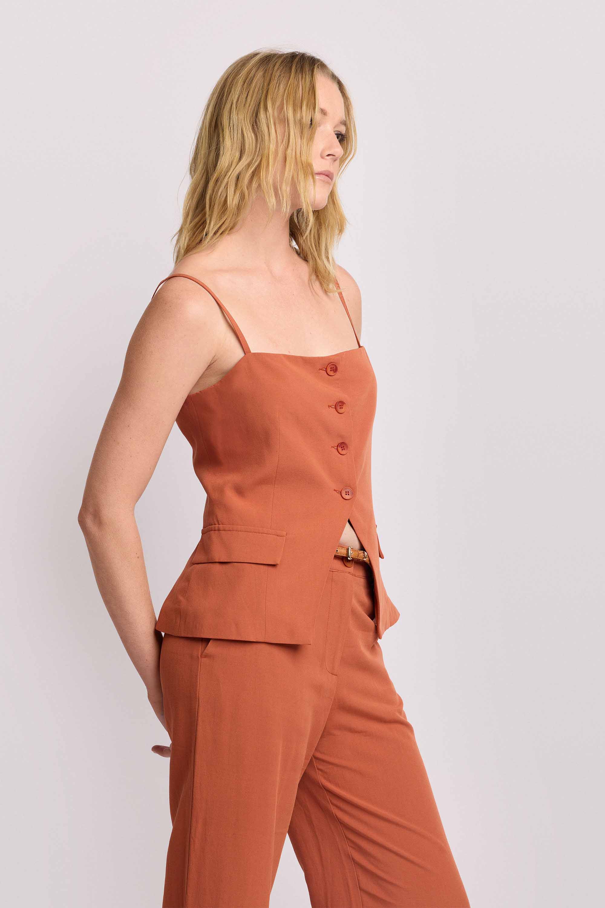 Top sartoriale con spalline e bottoni - TOP MENNA - Image 4