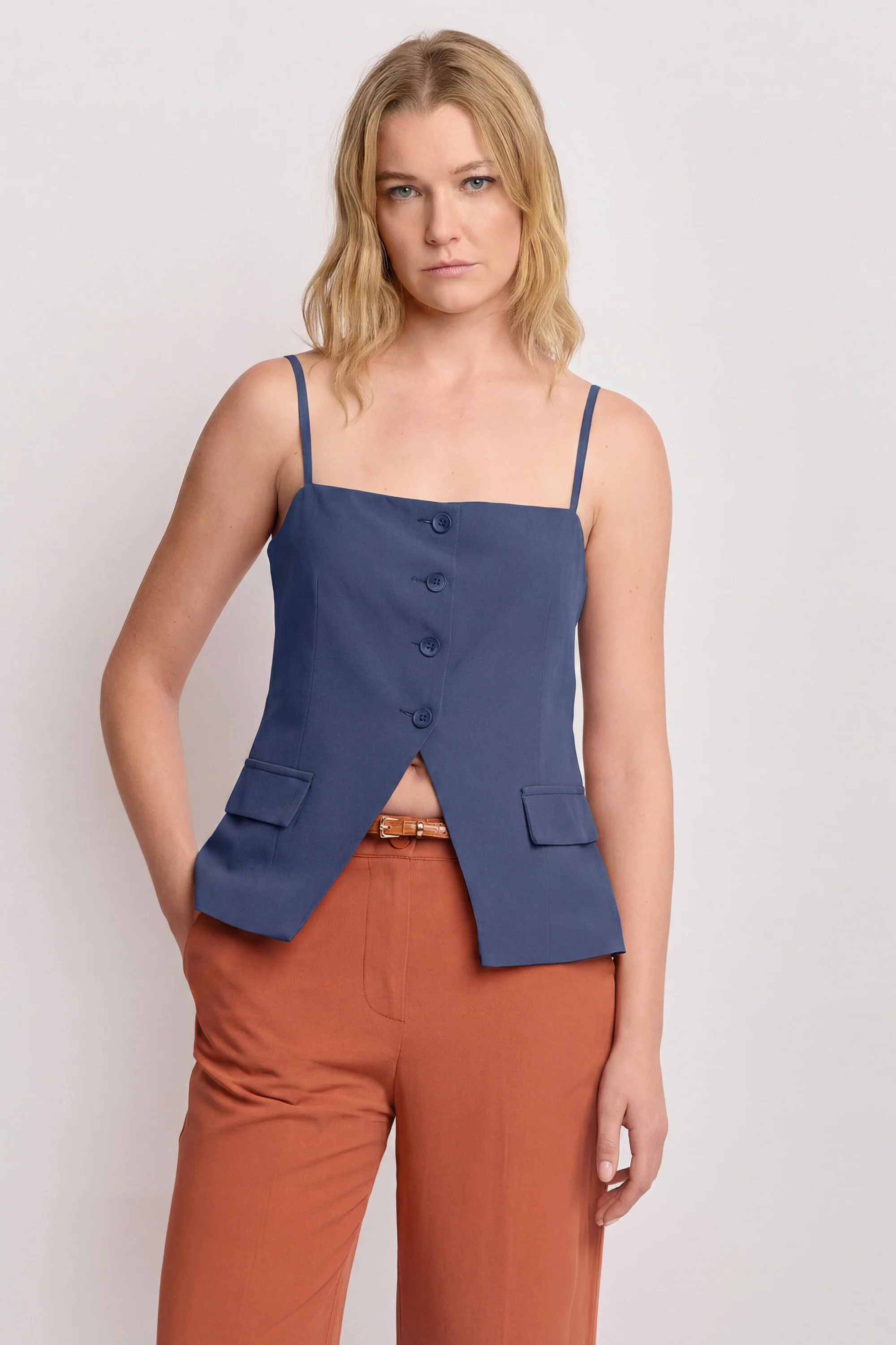 Top sartoriale con spalline e bottoni - TOP MENNA - Image 5